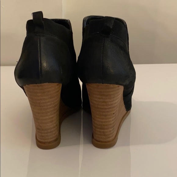 SOLD Crown Vintage Carly Bootie - Picture 3 of 4